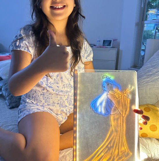 Khalid's daughter showing her glow art
